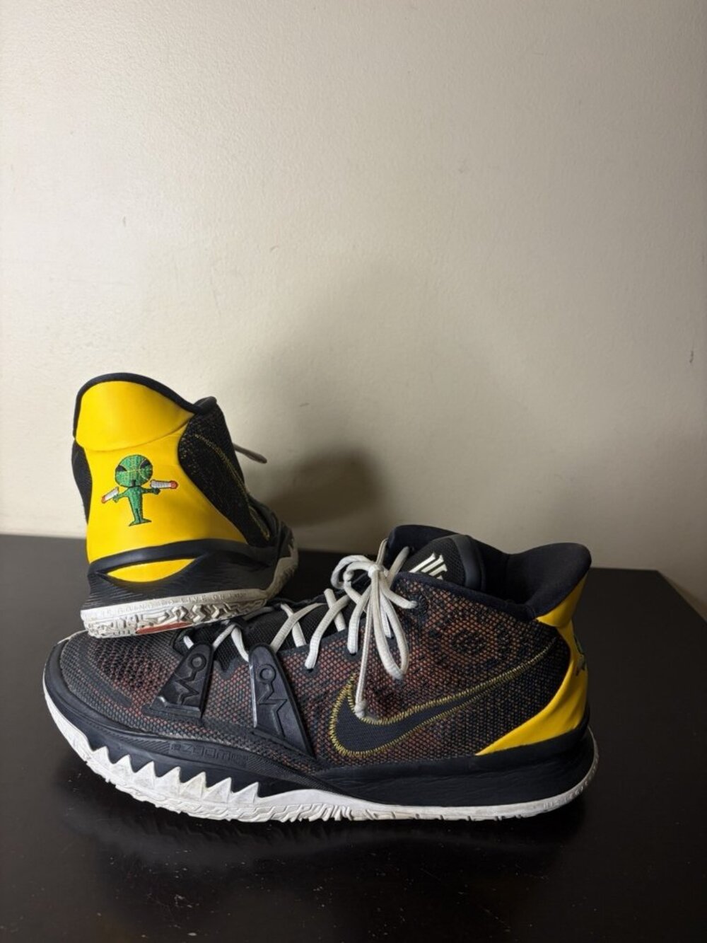 Nike Kyrie 7 ‘Roswell Rayguns’ Black University Gold cq9326 003 Men’s Size 15